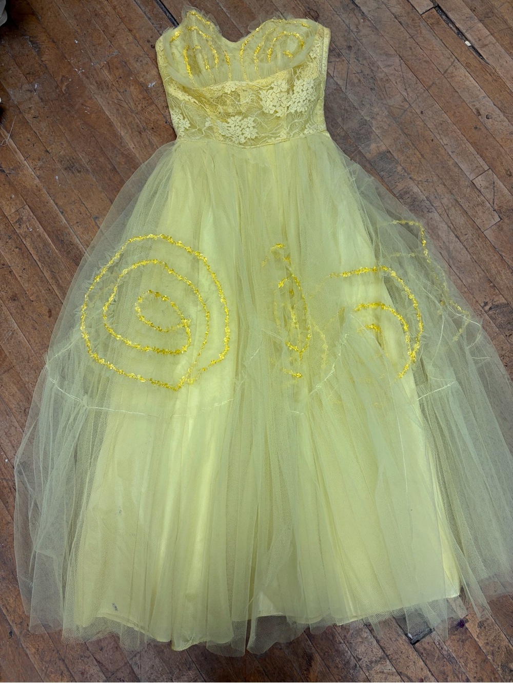 1950s Sunshine Yellow Cocktail Dress - Picture 6 of 7